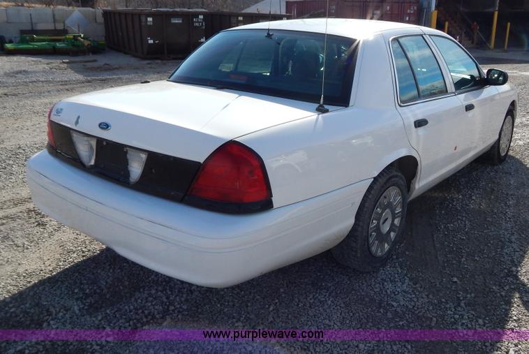 image for item I1178 2003 Ford Crown Victoria Police Interceptor