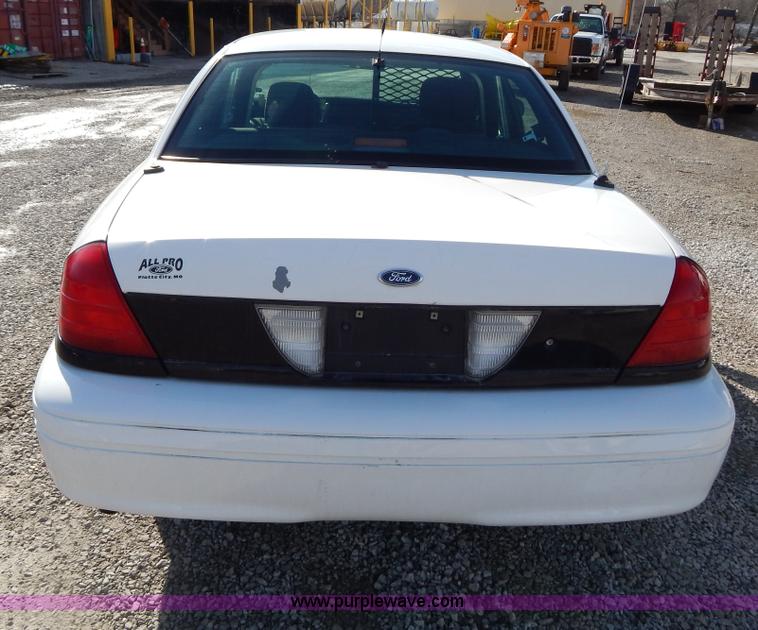 image for item I1178 2003 Ford Crown Victoria Police Interceptor