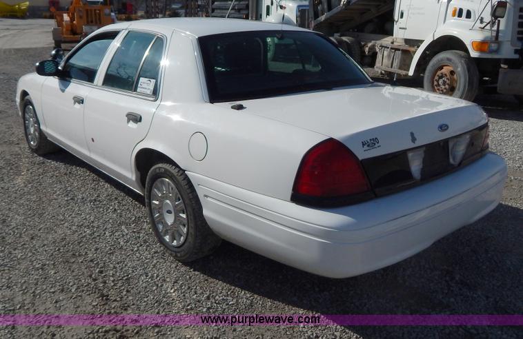 image for item I1178 2003 Ford Crown Victoria Police Interceptor