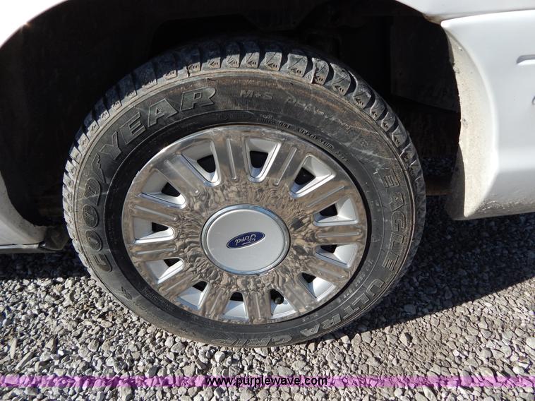 image for item I1178 2003 Ford Crown Victoria Police Interceptor