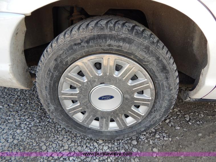 image for item I1178 2003 Ford Crown Victoria Police Interceptor