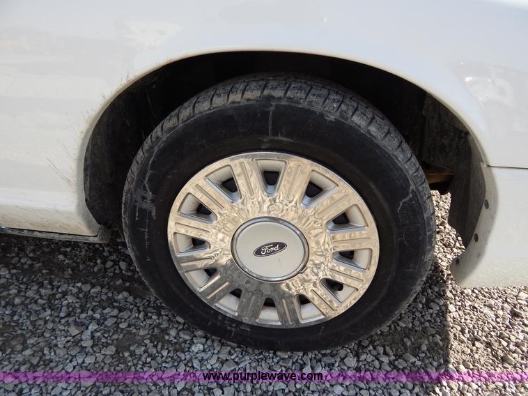 image for item I1178 2003 Ford Crown Victoria Police Interceptor