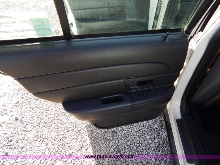 image for item I1178 2003 Ford Crown Victoria Police Interceptor