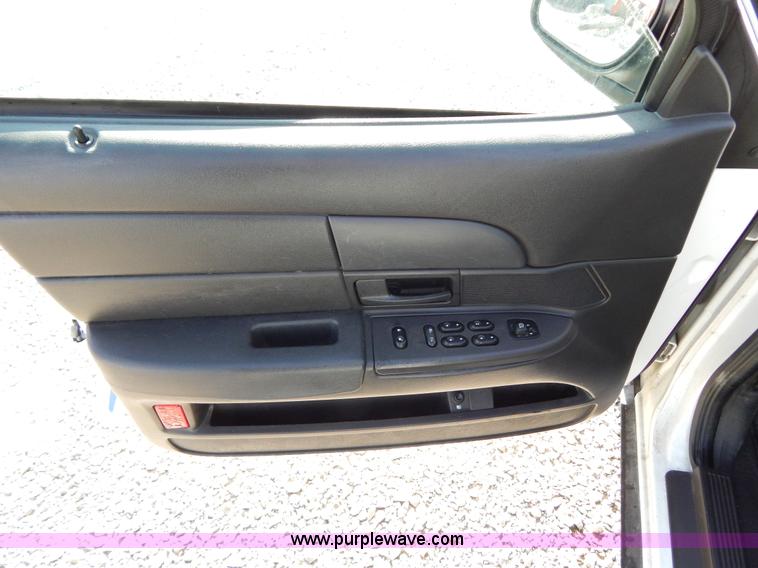 image for item I1178 2003 Ford Crown Victoria Police Interceptor