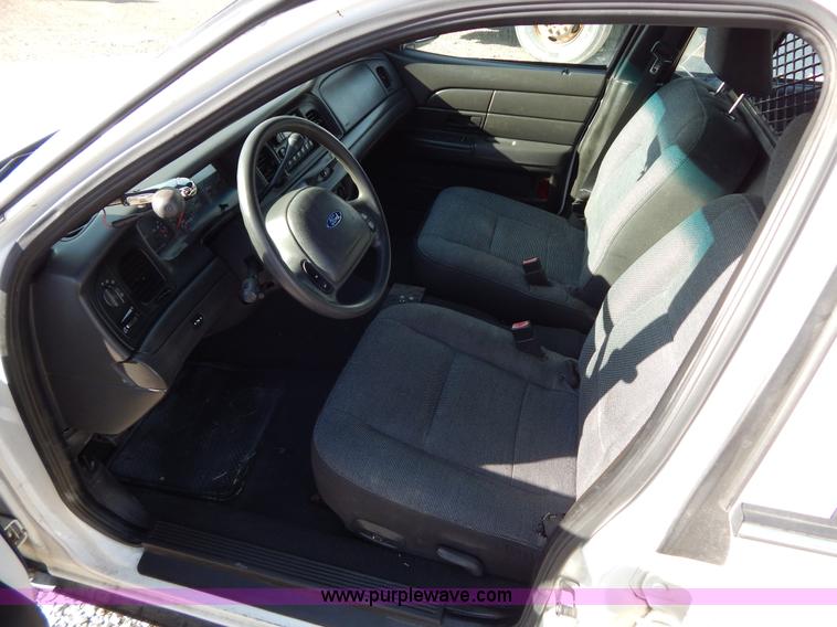 image for item I1178 2003 Ford Crown Victoria Police Interceptor