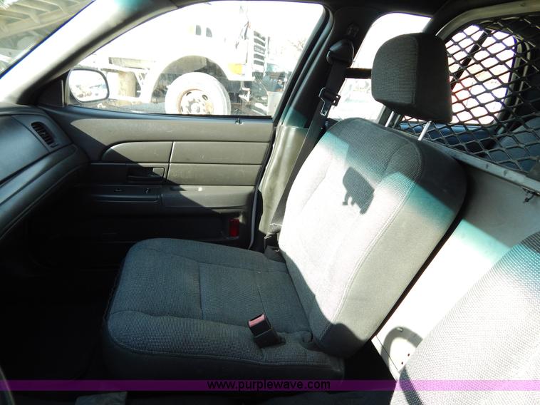 image for item I1178 2003 Ford Crown Victoria Police Interceptor