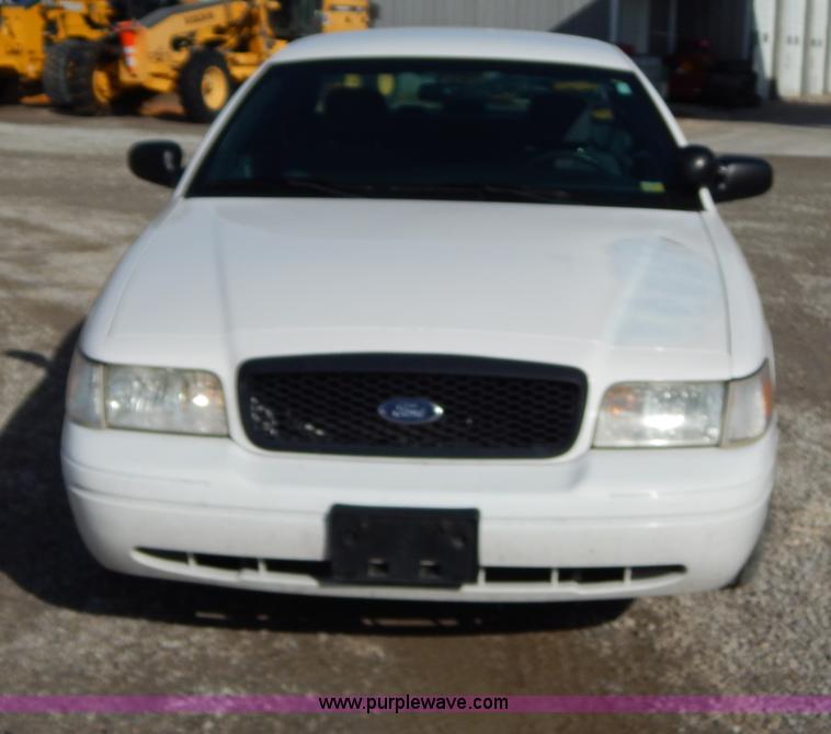 image for item I1179 2003 Ford Crown Victoria Police Interceptor