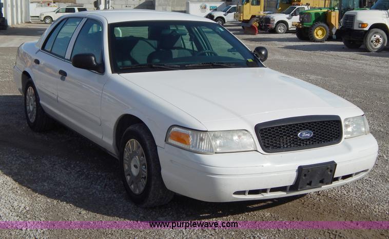 image for item I1179 2003 Ford Crown Victoria Police Interceptor