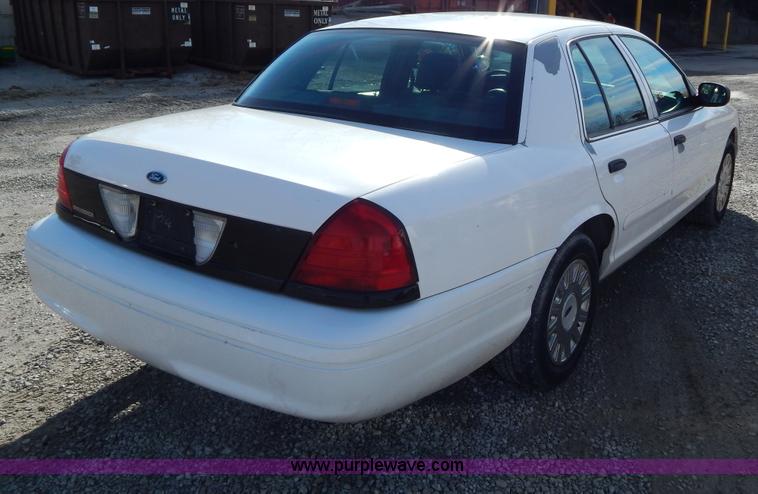 image for item I1179 2003 Ford Crown Victoria Police Interceptor