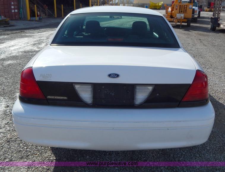 image for item I1179 2003 Ford Crown Victoria Police Interceptor