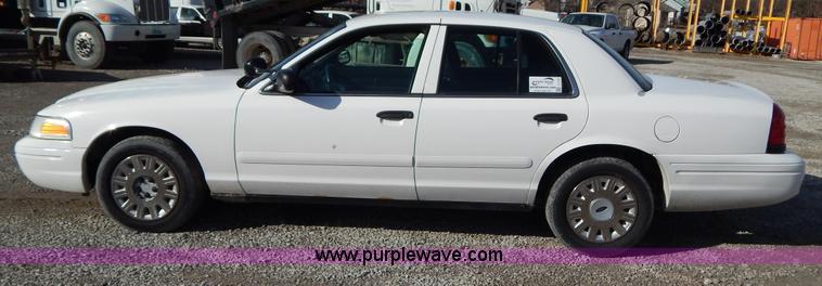 image for item I1179 2003 Ford Crown Victoria Police Interceptor