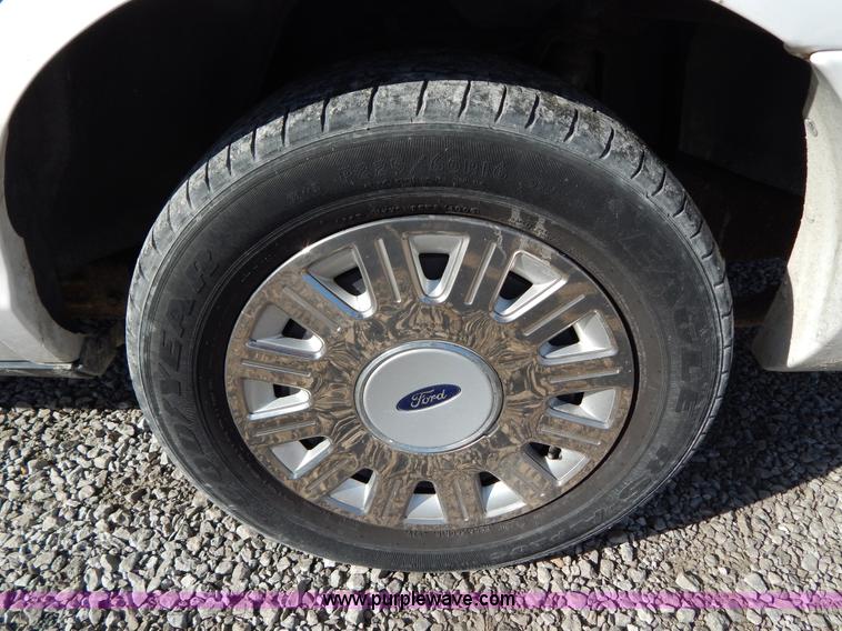 image for item I1179 2003 Ford Crown Victoria Police Interceptor