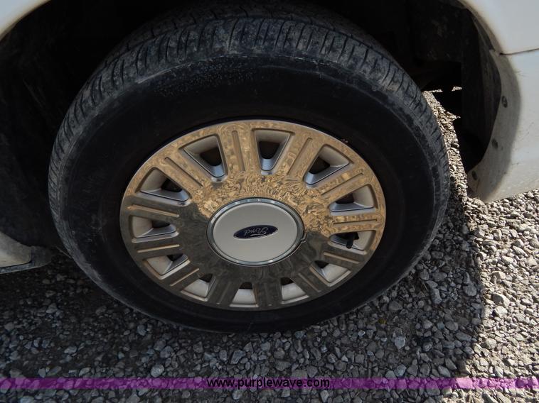 image for item I1179 2003 Ford Crown Victoria Police Interceptor