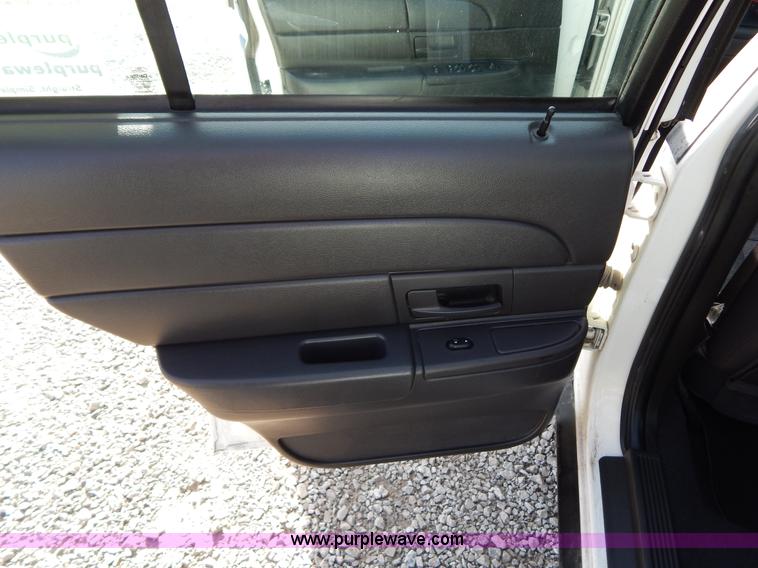 image for item I1179 2003 Ford Crown Victoria Police Interceptor