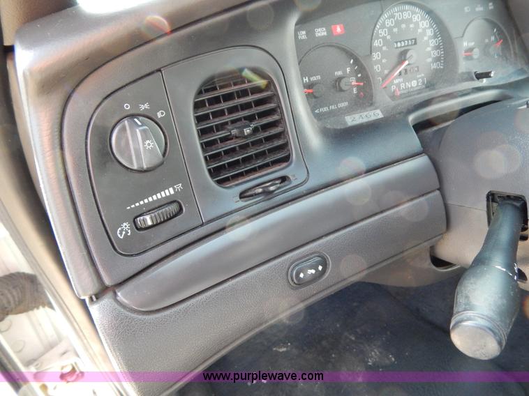 image for item I1179 2003 Ford Crown Victoria Police Interceptor