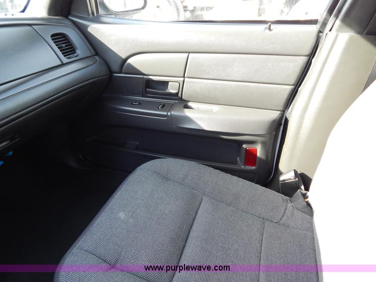 image for item I1179 2003 Ford Crown Victoria Police Interceptor