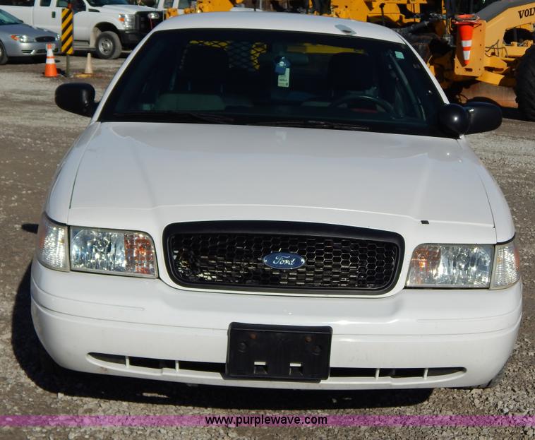 image for item I1180 2005 Ford Crown Victoria Police Interceptor