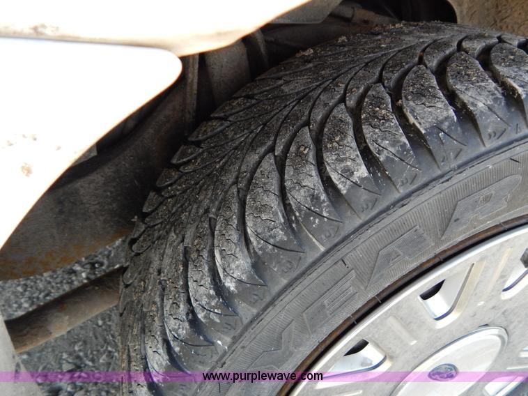 image for item I1180 2005 Ford Crown Victoria Police Interceptor