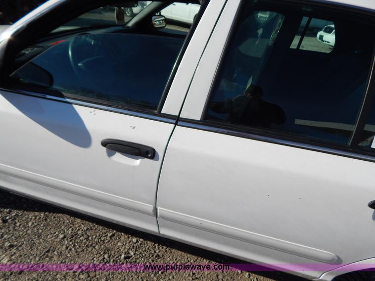 image for item I1180 2005 Ford Crown Victoria Police Interceptor