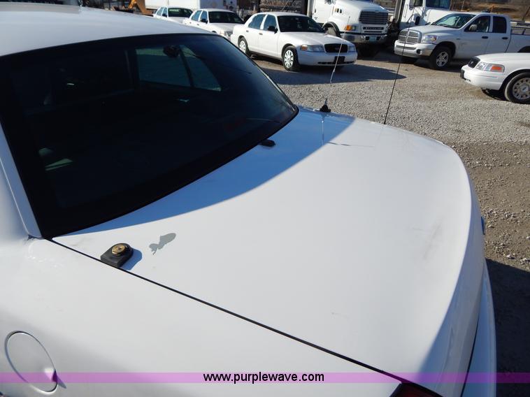 image for item I1180 2005 Ford Crown Victoria Police Interceptor