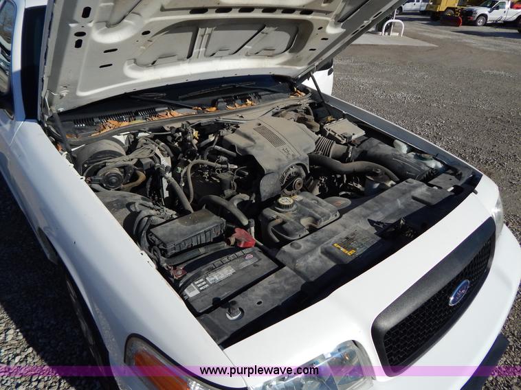 image for item I1180 2005 Ford Crown Victoria Police Interceptor