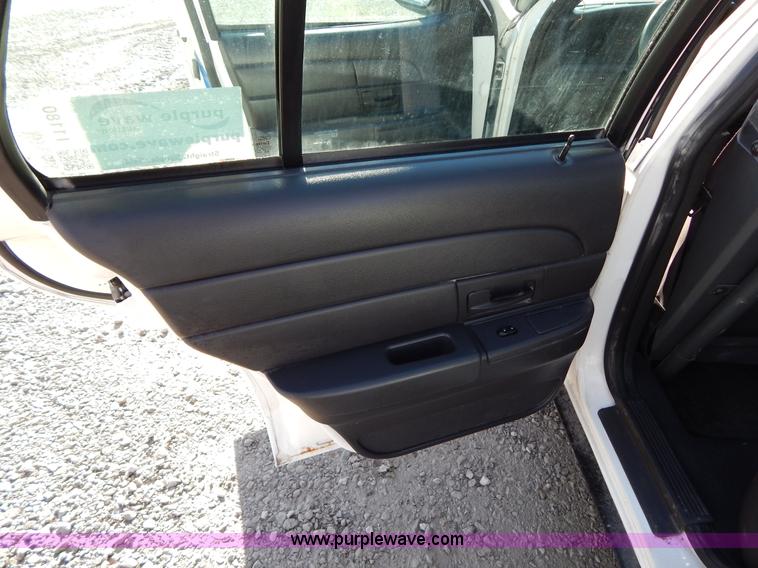 image for item I1180 2005 Ford Crown Victoria Police Interceptor