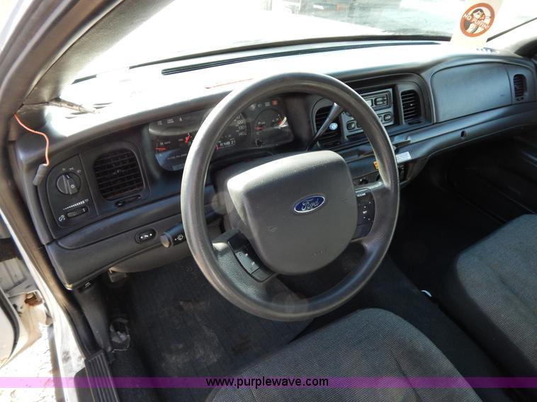image for item I1180 2005 Ford Crown Victoria Police Interceptor