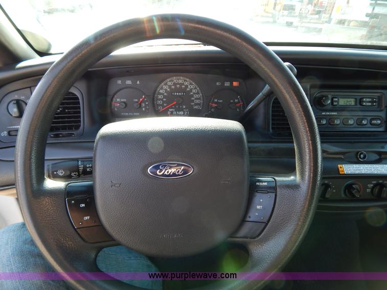 image for item I1180 2005 Ford Crown Victoria Police Interceptor