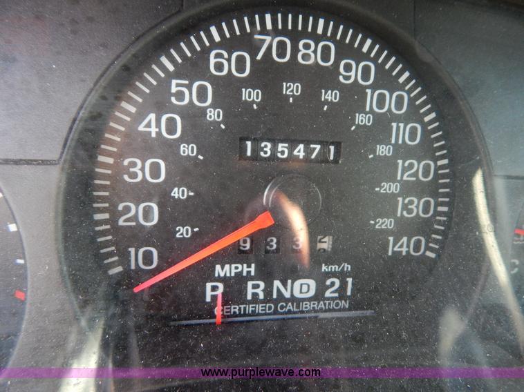 image for item I1180 2005 Ford Crown Victoria Police Interceptor