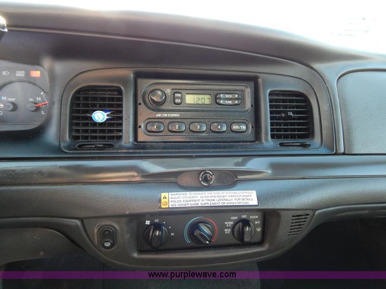 image for item I1180 2005 Ford Crown Victoria Police Interceptor