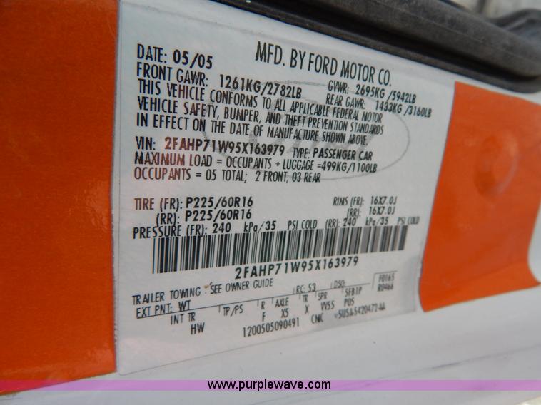 image for item I1180 2005 Ford Crown Victoria Police Interceptor