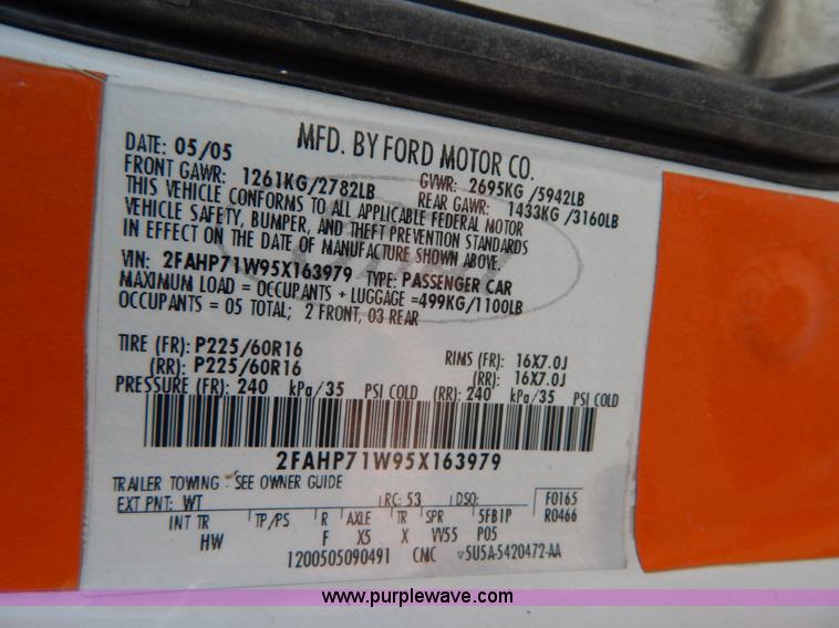 image for item I1180 2005 Ford Crown Victoria Police Interceptor