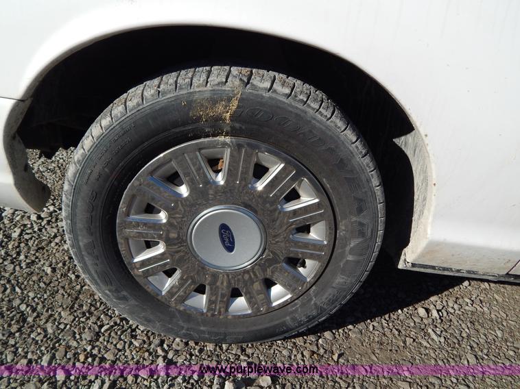 image for item I1181 2005 Ford Crown Victoria Police Interceptor