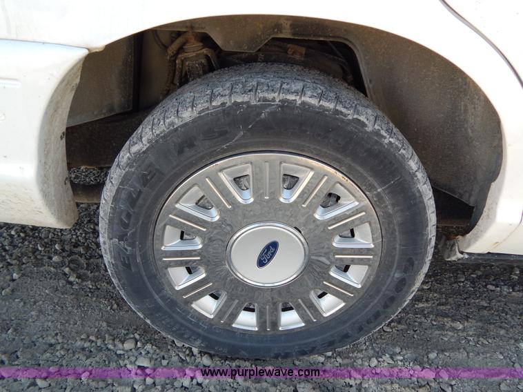 image for item I1181 2005 Ford Crown Victoria Police Interceptor