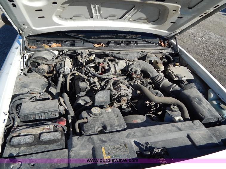 image for item I1181 2005 Ford Crown Victoria Police Interceptor