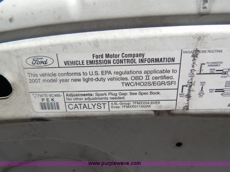 image for item I1181 2005 Ford Crown Victoria Police Interceptor