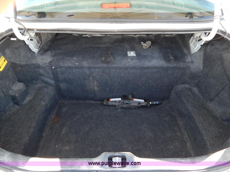 image for item I1181 2005 Ford Crown Victoria Police Interceptor