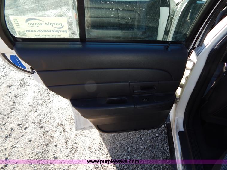 image for item I1181 2005 Ford Crown Victoria Police Interceptor