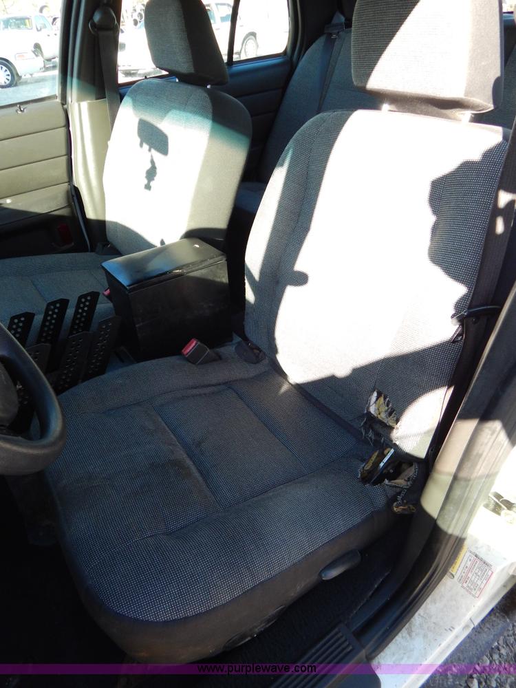 image for item I1181 2005 Ford Crown Victoria Police Interceptor