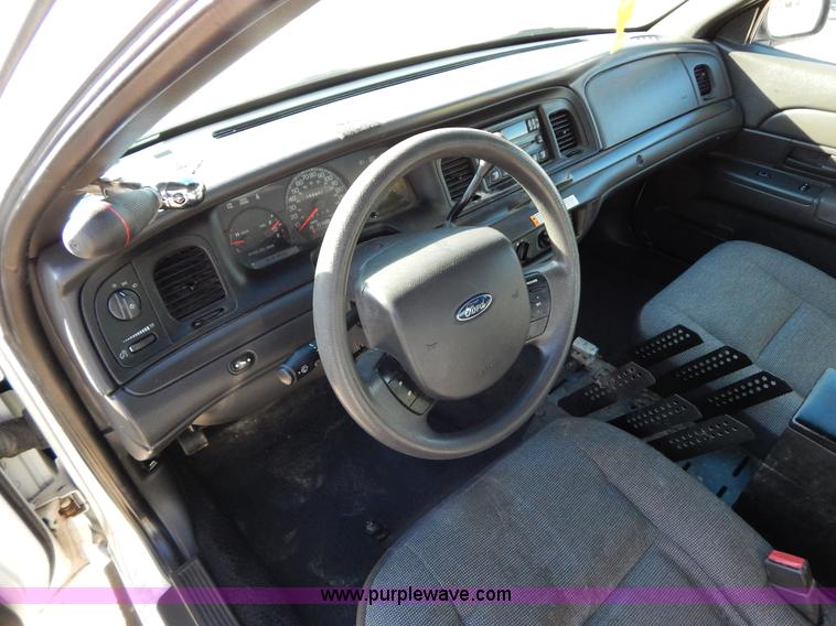 image for item I1181 2005 Ford Crown Victoria Police Interceptor