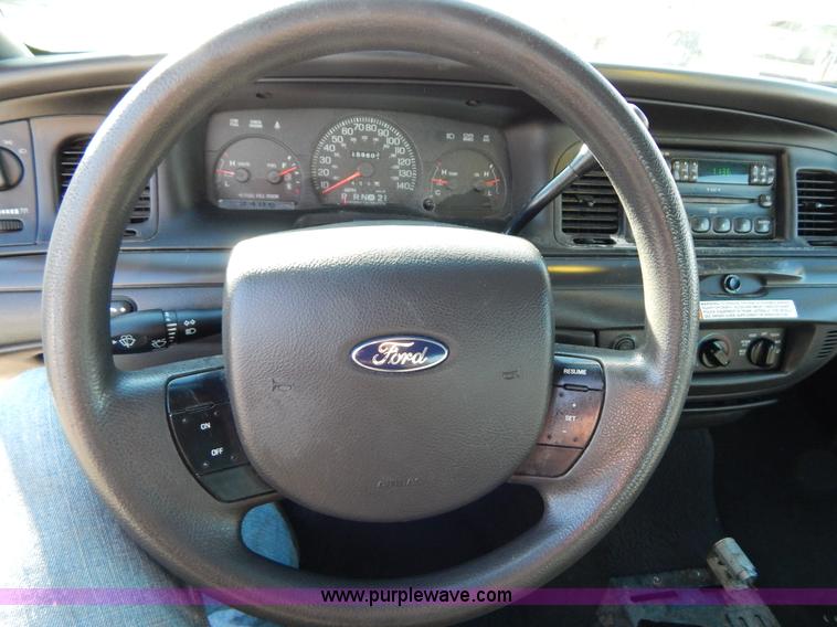 image for item I1181 2005 Ford Crown Victoria Police Interceptor