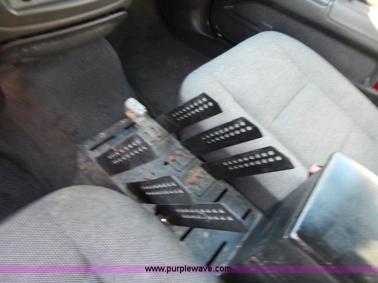 image for item I1181 2005 Ford Crown Victoria Police Interceptor