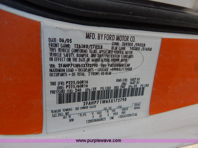 image for item I1181 2005 Ford Crown Victoria Police Interceptor