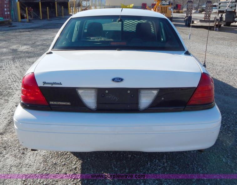 image for item I1182 2005 Ford Crown Victoria Police Interceptor