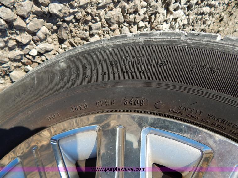 image for item I1182 2005 Ford Crown Victoria Police Interceptor