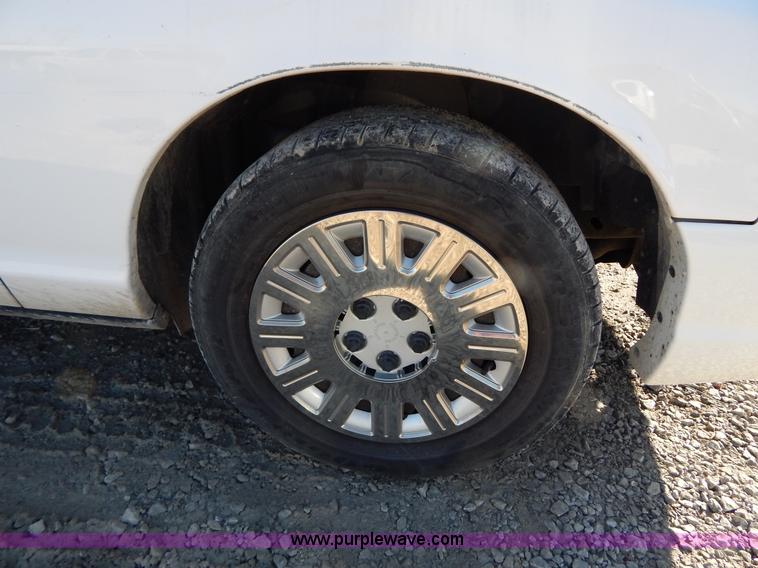 image for item I1182 2005 Ford Crown Victoria Police Interceptor