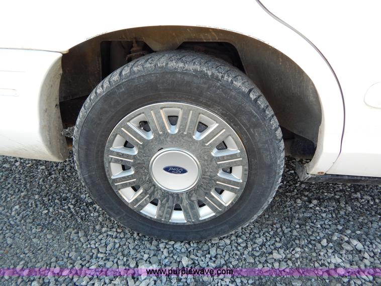 image for item I1182 2005 Ford Crown Victoria Police Interceptor