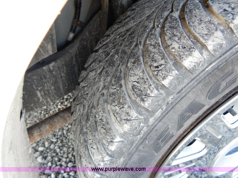 image for item I1182 2005 Ford Crown Victoria Police Interceptor