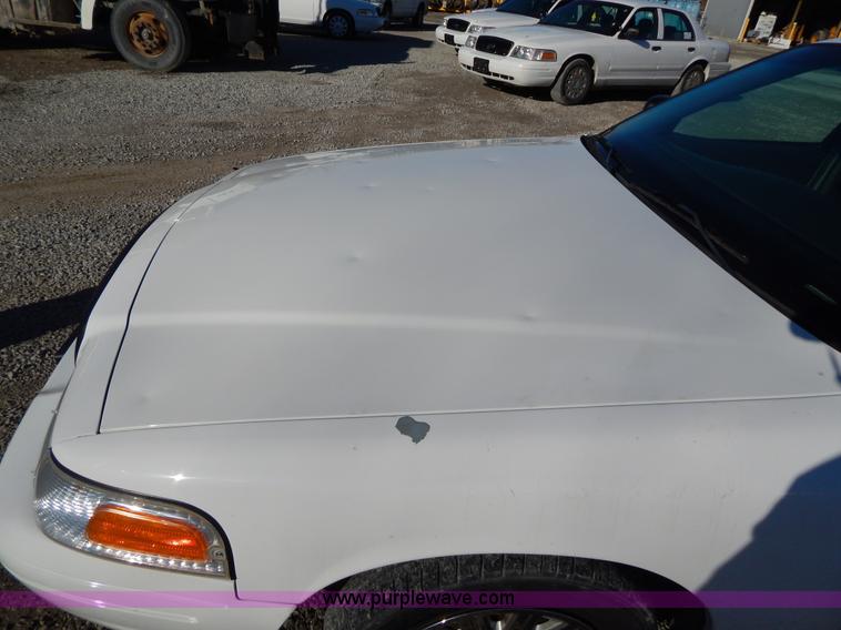 image for item I1182 2005 Ford Crown Victoria Police Interceptor