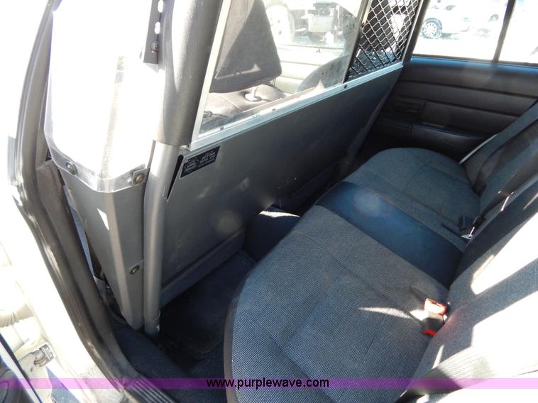 image for item I1182 2005 Ford Crown Victoria Police Interceptor